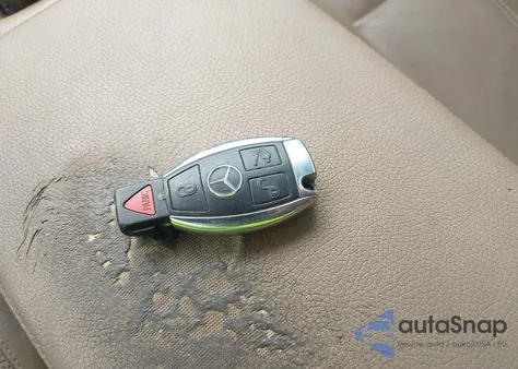 2008 Mercedes-Benz S 550 z USA, uszkodzony, nr VIN WDDNG71X08A166813